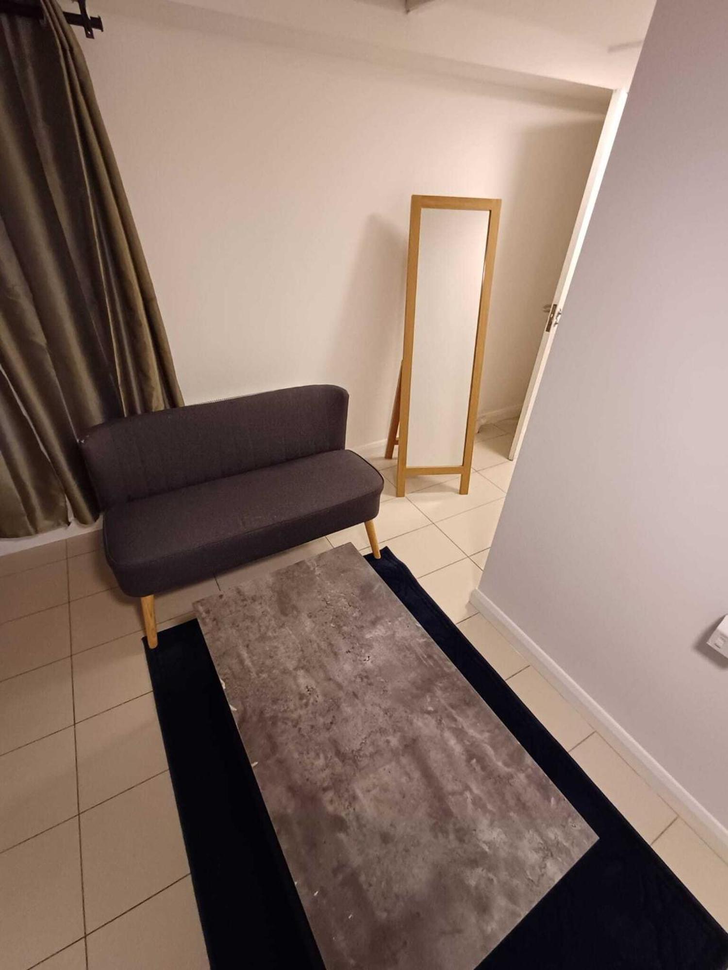 Modern Studios Queenspark London Ruang foto